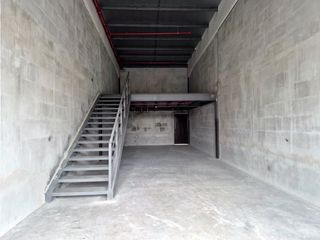 Foto 3 de Local Comercial y oficina de alquiler en Almax Center, Vía a Samborondón.