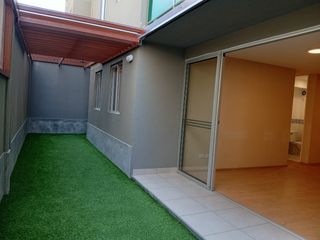 Foto 1 de Se alquila departamento con jardín y cochera, dentro de condominio en Bellavista