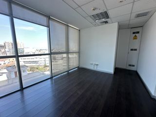Foto 9 de Alquiler oficina implementada cerca a embajada USA y CC El Polo 🔝