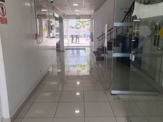 Foto 2 de Excelente Local Comercial *650 M²* 8 cocheras - Av Salaverry