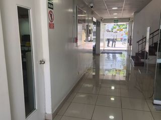 Foto 3 de Excelente Local Comercial *650 M²* 8 cocheras - Av Salaverry