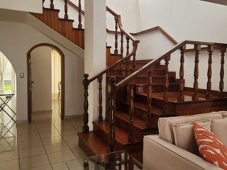 Foto 5 de Excelente Ocasión - Casa Estilo Rústico 680 m² - Av Laguna Grande, La Molina