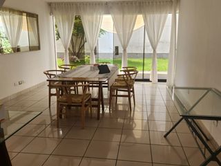 Foto 3 de Excelente Ocasión - Casa Estilo Rústico 680 m² - Av Laguna Grande, La Molina