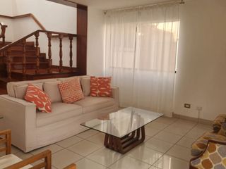 Foto 2 de Excelente Ocasión - Casa Estilo Rústico 680 m² - Av Laguna Grande, La Molina
