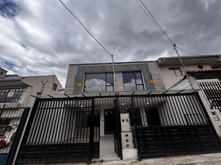 Foto 1 de Casas de Venta en Cuenca Ecuador casa con departamentos