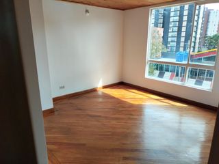Foto 4 de Apartamento Dúplex con Gran Espacio y Potencial de Remodelación – 4° y 5° Piso sin ascensor