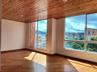 Foto 12 de Apartamento Dúplex con Gran Espacio y Potencial de Remodelación – 4° y 5° Piso sin ascensor