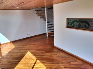 Foto 3 de Apartamento Dúplex con Gran Espacio y Potencial de Remodelación – 4° y 5° Piso sin ascensor