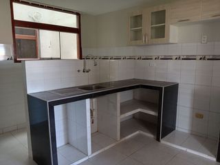 Foto 2 de Alquiler Dpto 3er Piso en Urb Las Orquideas