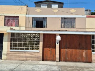 Foto 1 de VENDO CASA EN LA PERLA - URB SIMA