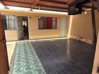 Foto 2 de VENDO CASA EN LA PERLA - URB SIMA