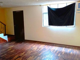 Foto 3 de 🏡Vendo Casa de 2 pisos en San Bartolo – 3 habitaciones, patio y excelente ubicación 🔑
