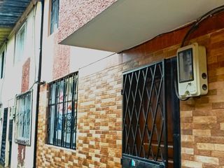 Foto 6 de 🏡Vendo Casa de 2 pisos en San Bartolo – 3 habitaciones, patio y excelente ubicación 🔑