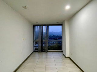 Foto 2 de Extraordinario apartamento moderno en el centro de pererira con vista a las montañas y parqueadero cubierto.