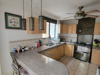 Foto 12 de EN VENTA DE OPORTUNIDAD, LUJOSA Y AMPLIA CASA DE 4 DORMITORIOS EN CIUDAD CELESTE PRIMERAS ETAPAS, NUEVO SAMBORONDON