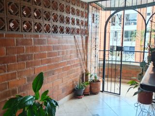 Foto 2 de VENTA DE APARTAMENTO BELEN CERCA A LA ESTACION ROSALES CON PARQUEADERO Y BALCON