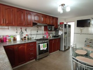 Foto 2 de Se Alquila Casa De 3 Pisos En Zona Exclusiva De La Molina
