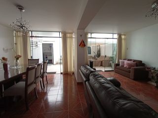 Foto 7 de Se Alquila Casa De 3 Pisos En Zona Exclusiva De La Molina