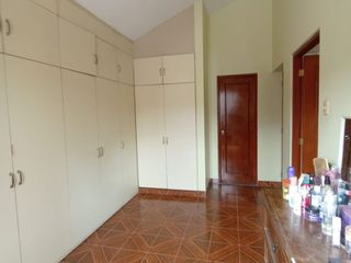 Foto 34 de Se Alquila Casa De 3 Pisos En Zona Exclusiva De La Molina