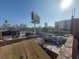 Foto 16 de Venta de Casa Como Terreno en La Victoria
