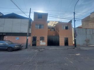Foto 15 de Venta de Casa Como Terreno en La Victoria