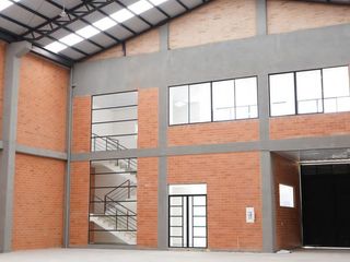 Foto 4 de Excelente bodega para renta ubicada en parque industrial de Madrid