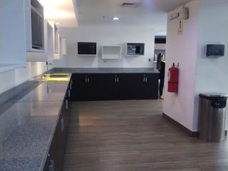 Foto 27 de VENTA OFICINA EDIFICIO QUBO AV. MANUEL OLGUIN SURCO