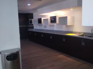 Foto 28 de VENTA OFICINA EDIFICIO QUBO AV. MANUEL OLGUIN SURCO