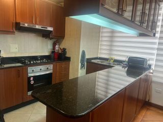 Foto 2 de RENTA Departamento 2 habitaciones La carolina Piso10 Edificio Praga II Austria Checoslovaquia y av 6 de diciembre Republica de el salvador Quito