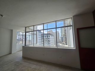 Foto 3 de VENTA DE OFICINA– EDIFICIO GRAN PASAJE.