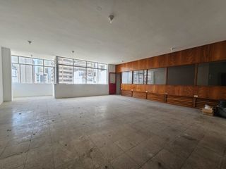 Foto 2 de VENTA DE OFICINA– EDIFICIO GRAN PASAJE.