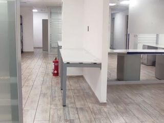 Foto 7 de Alquiler de Oficina Sin Amoblar en Centro de Negocios Moderno en Lince
