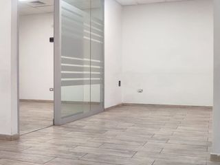Foto 8 de Alquiler de Oficina Sin Amoblar en Centro de Negocios Moderno en Lince