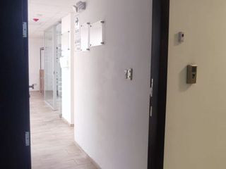 Foto 19 de Alquiler de Oficina Sin Amoblar en Centro de Negocios Moderno en Lince