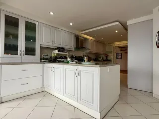 Foto 7 de ESPECTACULAR CASA DE 4 HABITACIONES CON JARDIN-EN RENTA- ALTOS DEL VALLE- 600M2