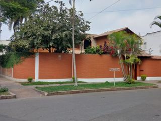 Foto 1 de CASA EN LA MOLINA VIEJA - ALQUILO O VENDO