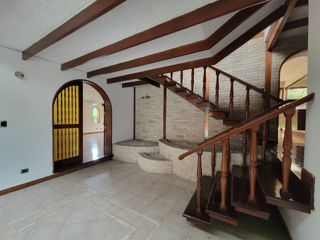 Foto 4 de CASA EN LA MOLINA VIEJA - ALQUILO O VENDO