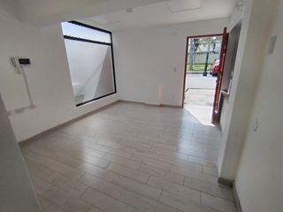 Foto 4 de Alquiler Oficina Consultorio a espalda de la Av. Benavides cdra 38 - Surco