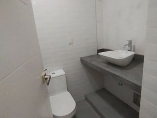 Foto 9 de Alquiler Oficina Consultorio a espalda de la Av. Benavides cdra 38 - Surco