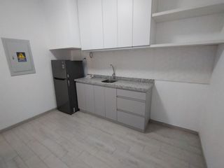 Foto 10 de Alquiler Oficina Consultorio a espalda de la Av. Benavides cdra 38 - Surco