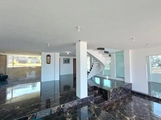 Foto 8 de AMPLIA CASA EN CONOCOTO – VENTA O ARRIENDO - 1200m2 TERRENO