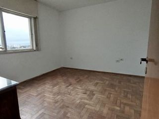 Foto 2 de Amplio departamento de dos dormitorios en venta