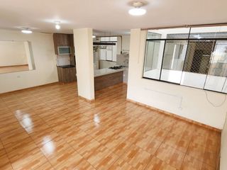 Foto 2 de Venta De Departamento En Santa Anita Con Conexión A Gas Cálida