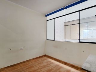 Foto 11 de Venta De Departamento En Santa Anita Con Conexión A Gas Cálida