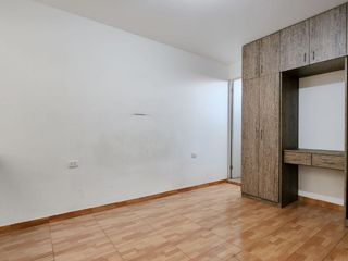 Foto 16 de Venta De Departamento En Santa Anita Con Conexión A Gas Cálida