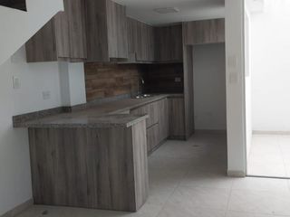 Foto 3 de 170 m2 Casa por estrenar en Renta 3 plantas mas terraza