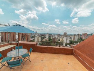 Foto 11 de Elegancia y Comodidad - Venta de Penthouse en Juanambú, Cali 🏡✨
