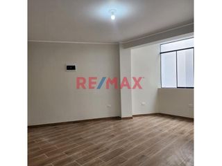 Foto 11 de Alquiler Departamento En Estreno 3Er Piso En Palmas De Oquendo