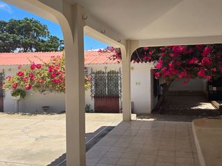 Foto 2 de ¡Vendo Casa Esquinera 500m² en Salinas, Santa Elena, ¡Colegio Rubira!
