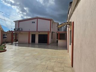 Foto 1 de Vendo Casa Esquinera en Urbanización Estrella del Mar con 4 Dormitorios 199 m²